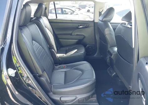 2021 Toyota Highlander Xle z USA, uszkodzony, nr VIN 5TDGZRBH9MS089470